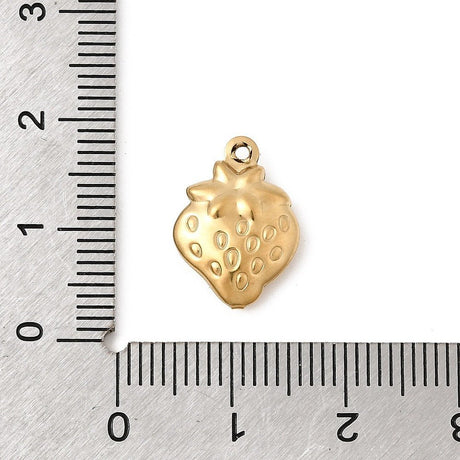 Vandfast Jordbær Vedhæng – 18K Forgyldt Stål (15,5x11x4mm) - Uniq Perler - 120705