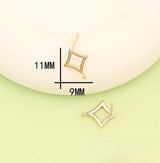 Vattentålig Kantiga Örhängen, Förgylld Mässing, 11x9mm - Uniq Perler - 112965