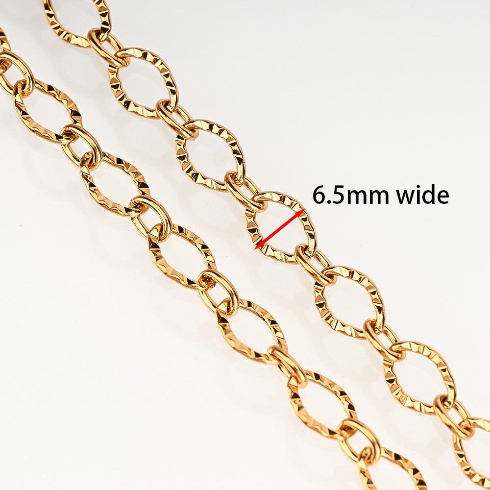 Vandfast Oval kæde med mønster, Forgyldt Stål, (6 mm, 1m) - Uniq Perler - 