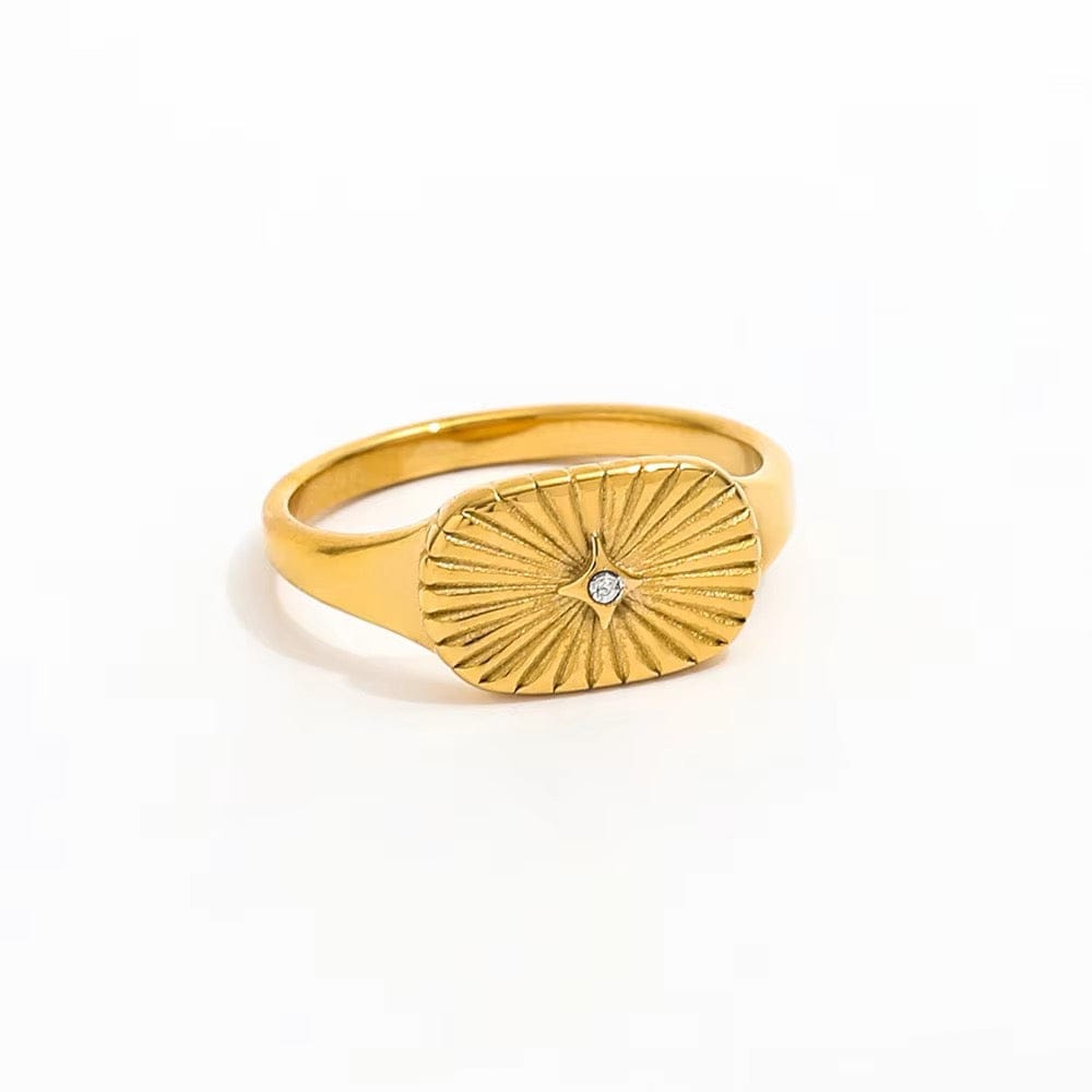 Vandfast Ring Med Stråle Mønster, Forgyldt Stål, 51mm - Uniq Perler - 133824