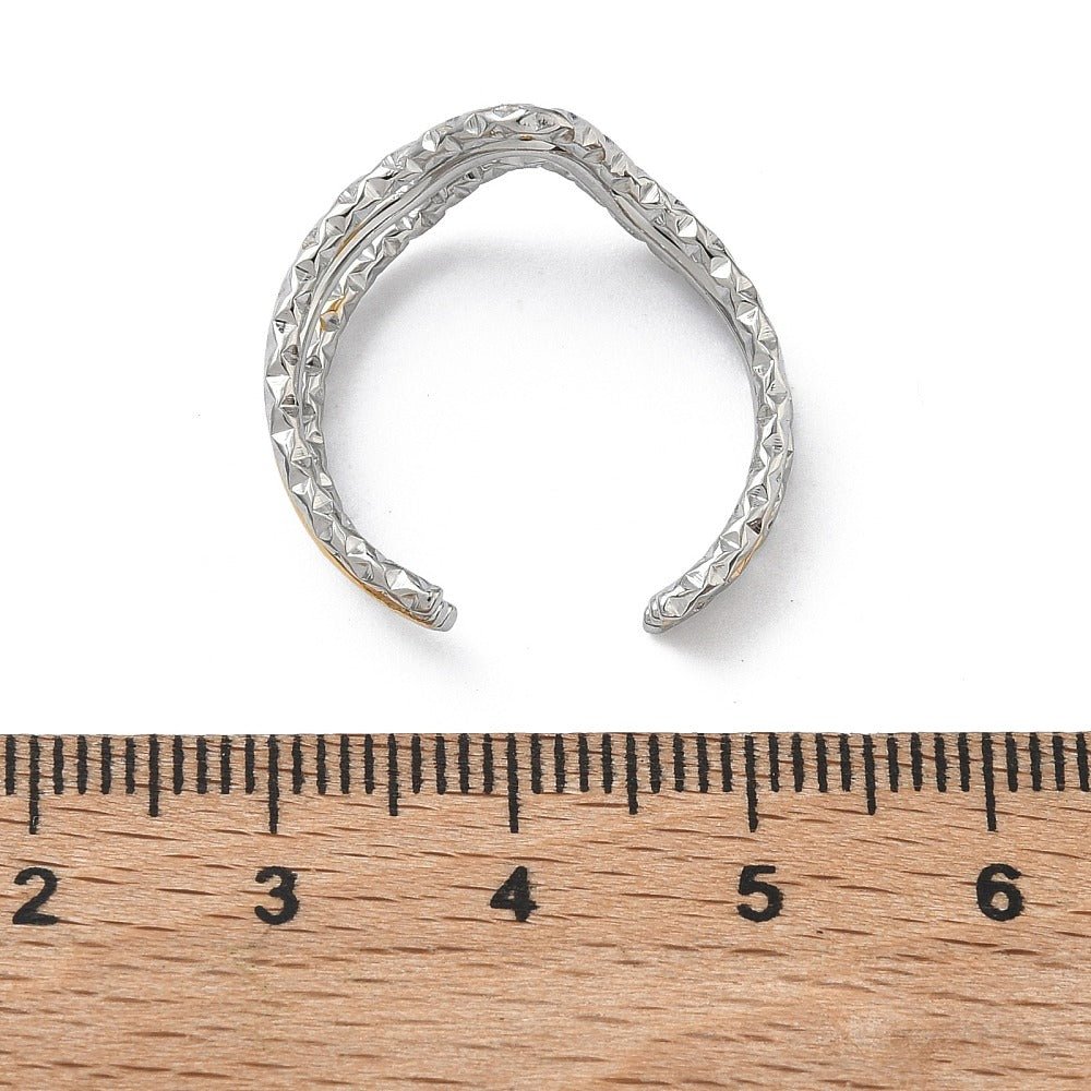 Vandfast Ring – Trippel Bølge, 18K Forgyldt Stål - Uniq Perler - 118876