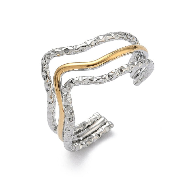 Vandfast Ring – Trippel Bølge, 18K Forgyldt Stål - Uniq Perler - 118876