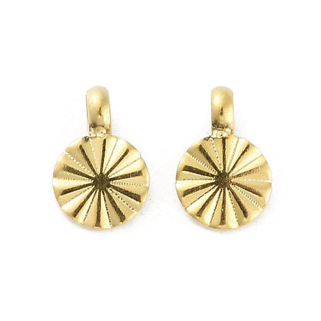 Vandfast Rundt Vedhæng Med Mønster, 18K Forgyldt Stål, 8x5mm - Uniq Perler - 113060