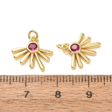 Vandfast Sol Vedhæng Med Zirkonia – 18K Forgyldt Messing (11x13x2mm) - Uniq Perler - 125739