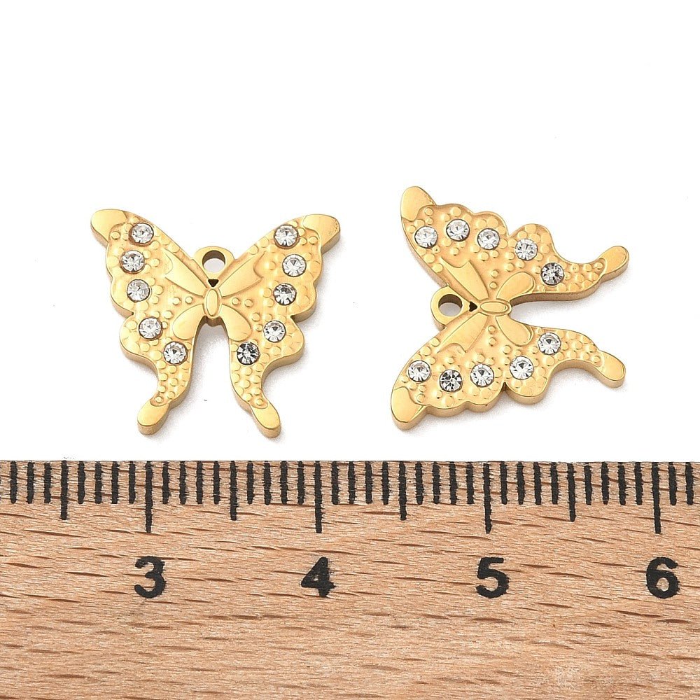 Vandfast Sommerfugl Vedhæng Med Rhinsten – 18K Forgyldt Stål (14x15mm) - Uniq Perler - 118913
