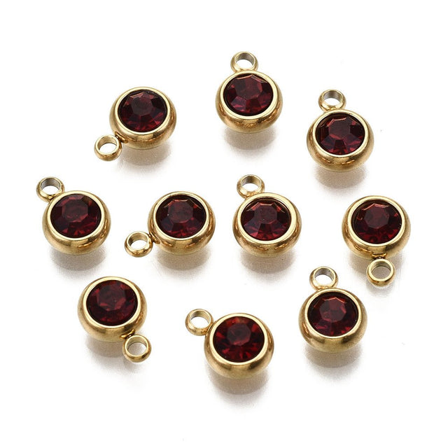 Vandfast Vedhæng med Rhinsten – 18K Forgyldt Stål, Rød (8.5x6x3mm) 2 stk - Uniq Perler - 