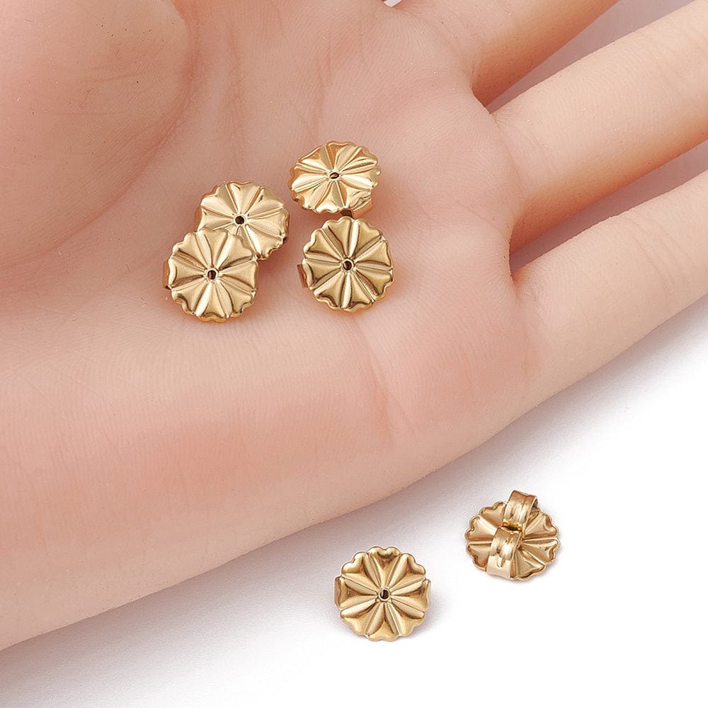 Vandfaste Flower Bagstoppere - Forgyldt Stål (10x5,5mm), 3 par - Uniq Perler - 113468