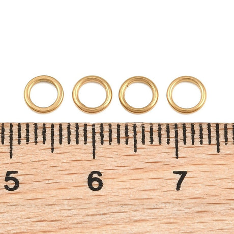 Vandfaste Lukkede Øskner – 18K Forgyldt Stål (5x0,8mm) 10 stk - Uniq Perler - 126272