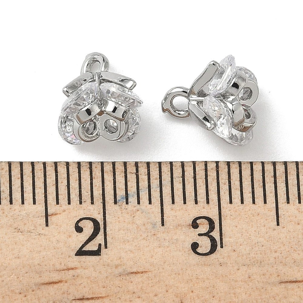 Vedhæng– Blomst m. Zirkonia, Platin farvet Messing (8,5mm) 4 stk. - Uniq Perler - 115694