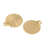 Vedhæng Med Mønster – Flad Rund, 18K Forgyldt Messing (10mm) - Uniq Perler - 115678