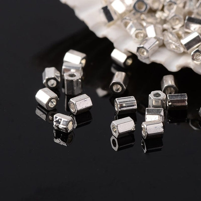 Forsølvet Two - Cut/Hexagon Glas Seed Beads - Uniq Perler - 9823