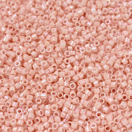 Miyuki Delica Perler, DB 1503, Opaque Light Salmon, 11/0 - Uniq Perler - 4688411