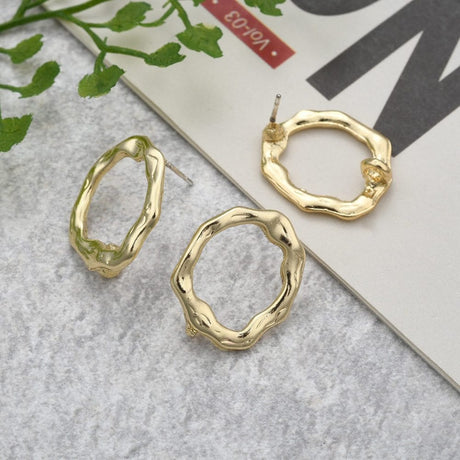 Ørestikkere Med Organisk Kant, Forgyldt, (19x17mm) - Uniq Perler - 0000013827