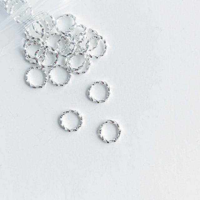 Øsken/O - Ringe – Tvistet, Forsølvet (8x1mm), 25 stk - Uniq Perler - 159846534