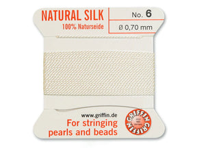 Silkesnor med Nål – Hvid (0,70mm, 2m) - Uniq Perler - 842680