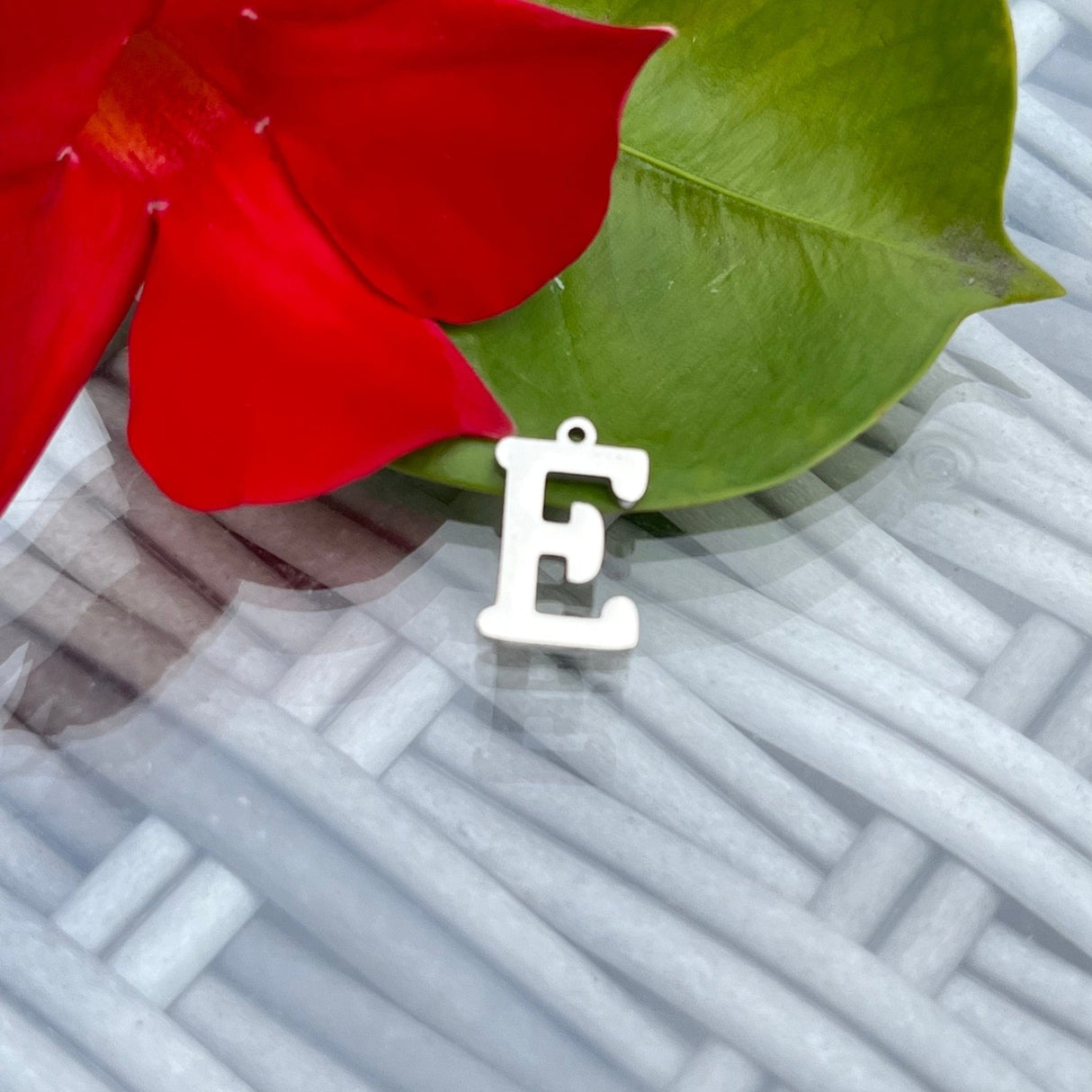 Smukke Stål Bogstaver Til Evt. Halskæde Vedhæng M.M. - Uniq Perler - 0000011956