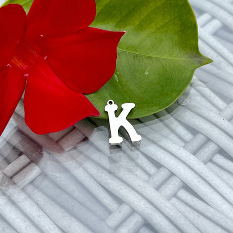 Smukke Stål Bogstaver Til Evt. Halskæde Vedhæng M.M. - Uniq Perler - 0000011968