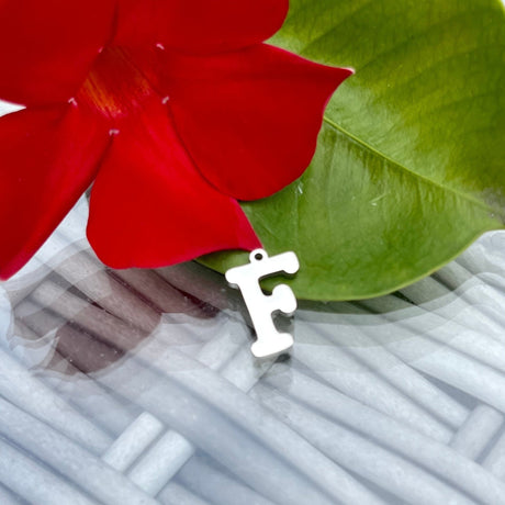 Smukke Stål Bogstaver Til Evt. Halskæde Vedhæng M.M. - Uniq Perler - 11958