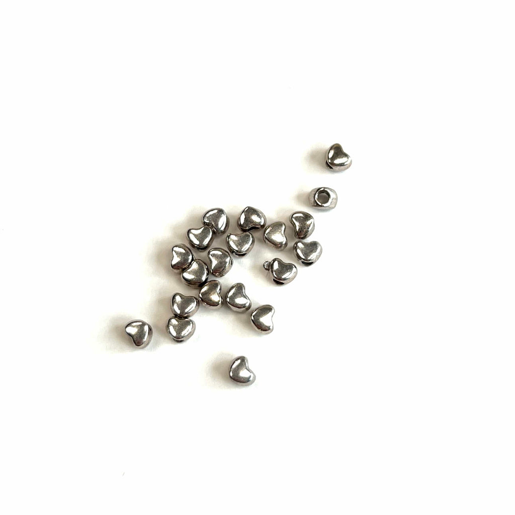 Uniq Perler  Metal perler Auktion G. Metal hjerter, antik forsølvet. 3,8x2,7 mm. 20 stk.