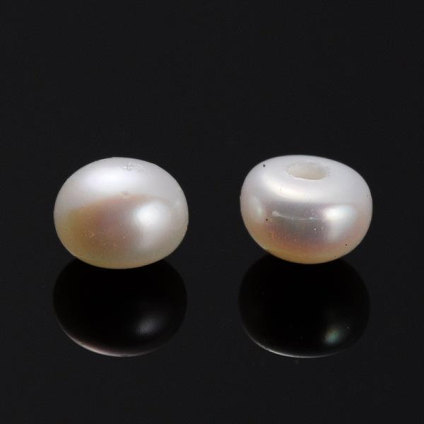 Uniq Perler Top/anboret perler. 4,5-5 mm ferskvandsperler topboret til evt. ørestikkere (Pr. par)