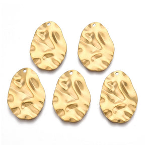 Pendant With Wavy Look, 18K Gold-plated Steel, (30x20mm) - Uniq Perler - 6252049174